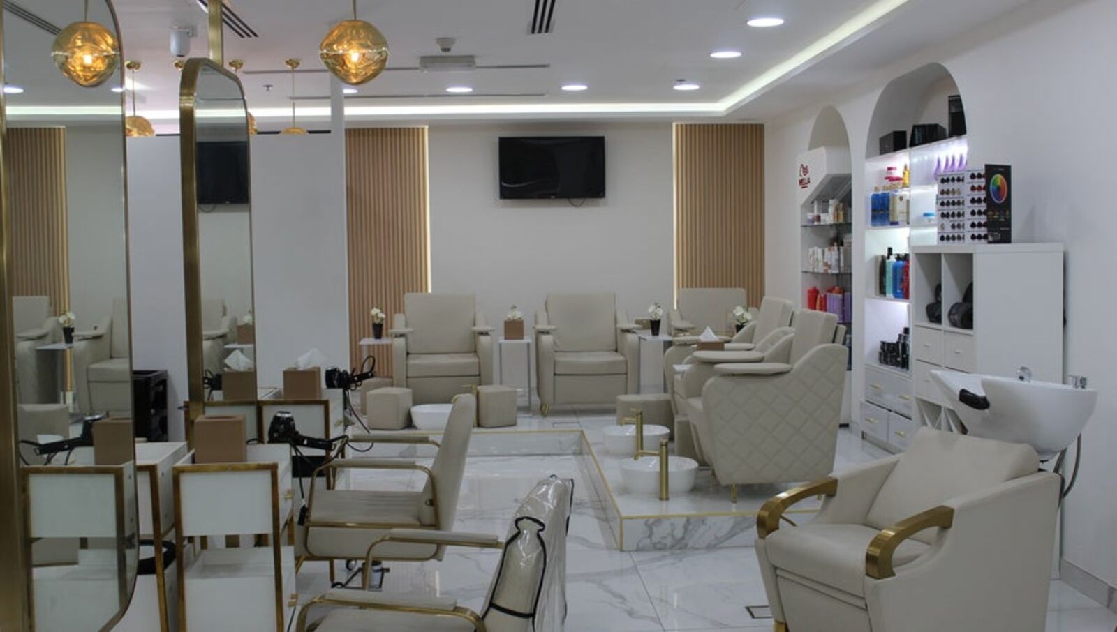 Pedicure suite
